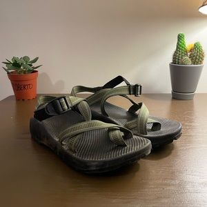 Chaco green striped strap Vibram sole toe loop adjustable sandals size mens 9